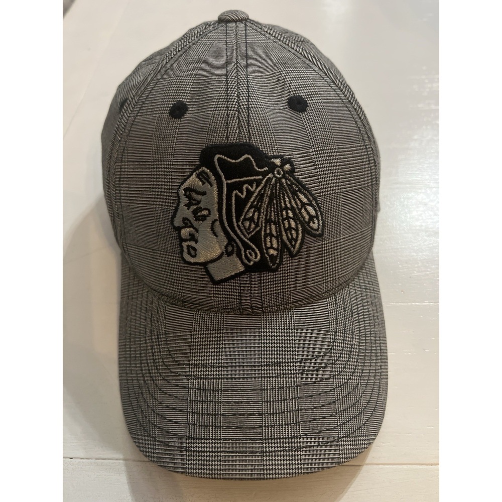 Chicago Blackhawks Old Time Hockey Plaid Fitted Hat Cap Gray L/XL NHL
